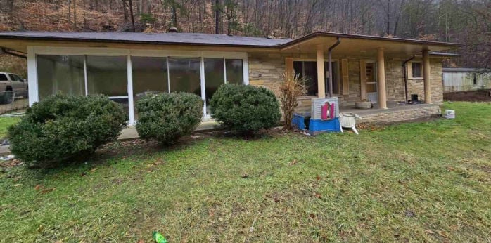 5527 Highway 160 S , Littcarr, KY 41834 