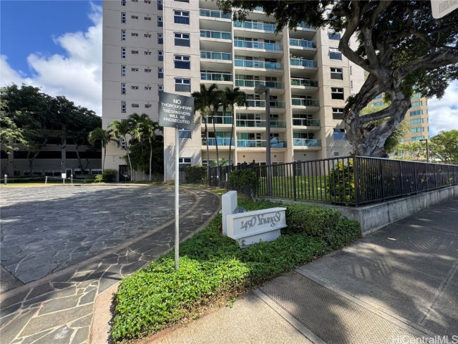 1450 Young St, Apt 2103 , Honolulu, HI 96814 