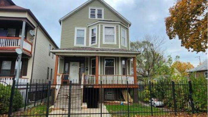 8543 S MARQUETTE AVE  , Chicago, IL 60617 