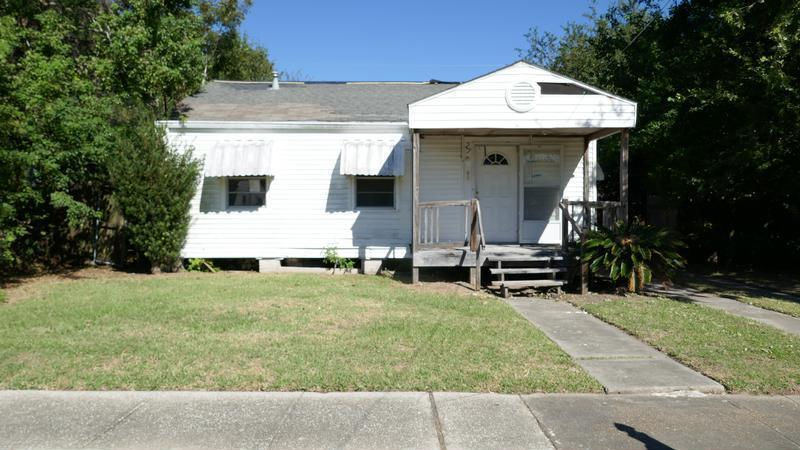 27 CURTIS DR  , New Orleans, LA 70126 