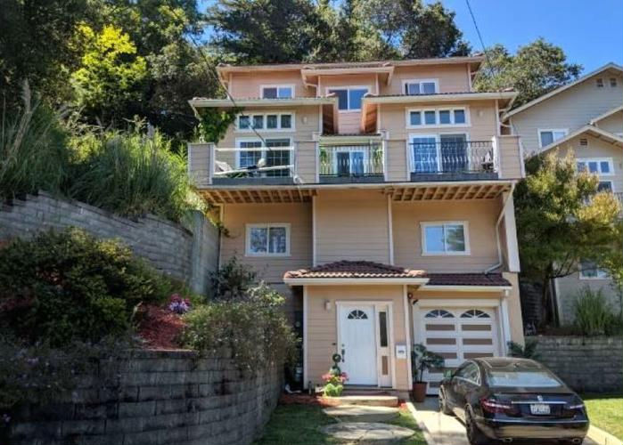 6193 OAKDALE AVE  , Oakland, CA 94605 