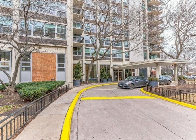 1255 N SANDBURG TER 2106E  , Chicago, IL 60610 