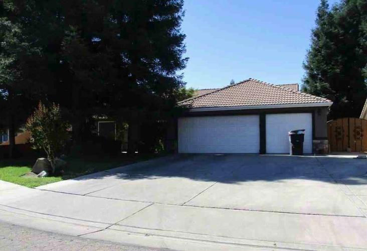 4523 W EVERGREEN CT  , Visalia, CA 93277 