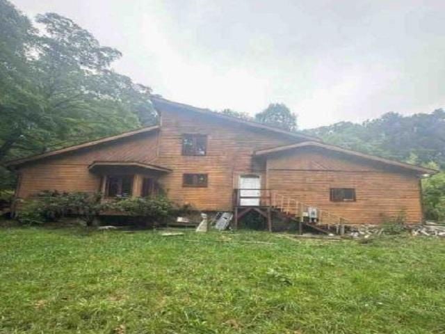 28 POPLAR GROVE  , Princeton, WV 24739 