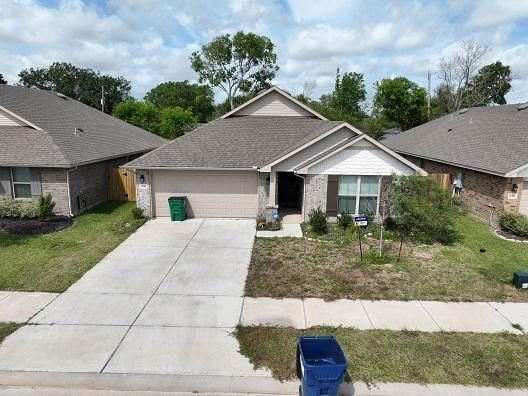 300 BRYAN WAY  , Angleton, TX 77515 