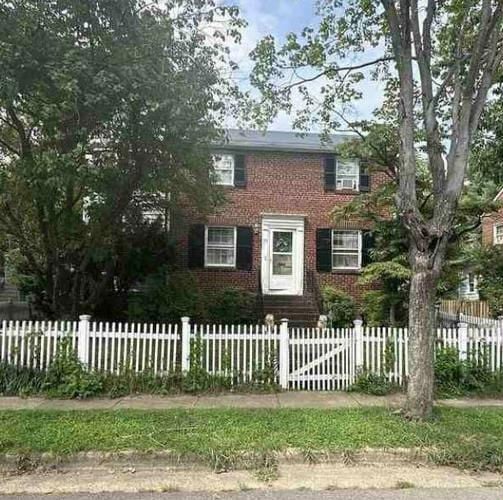 15 W Spring St  , Alexandria, VA 22301 