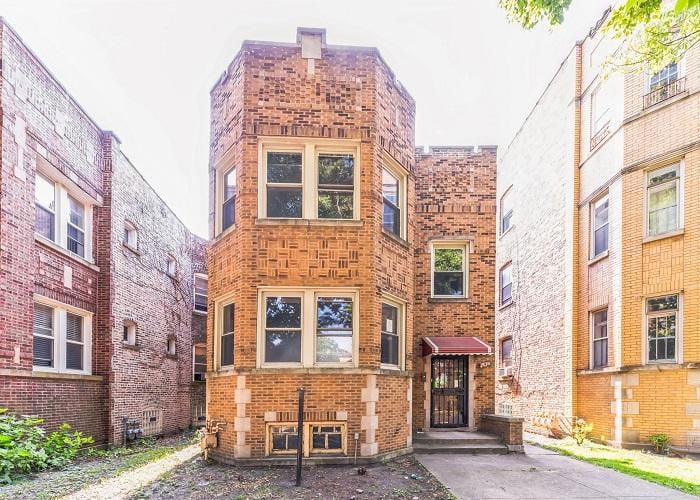 7638 S CORNELL AVE  , Chicago, IL 60649 