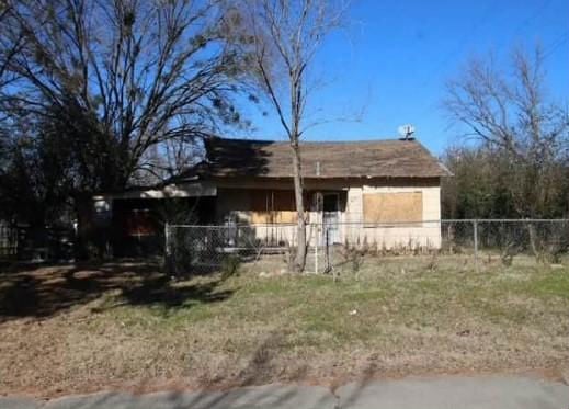 530 E 4TH  , Weleetka, OK 74880 