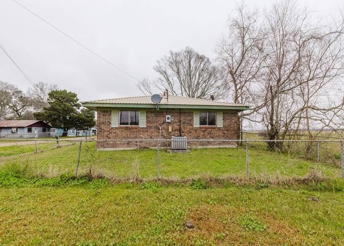 1010 DUGAS LN  , Saint Martinville, LA 70582 