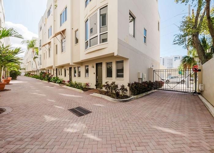 235 COCOANUT AVE UNIT#129E  , Sarasota, FL 34236 
