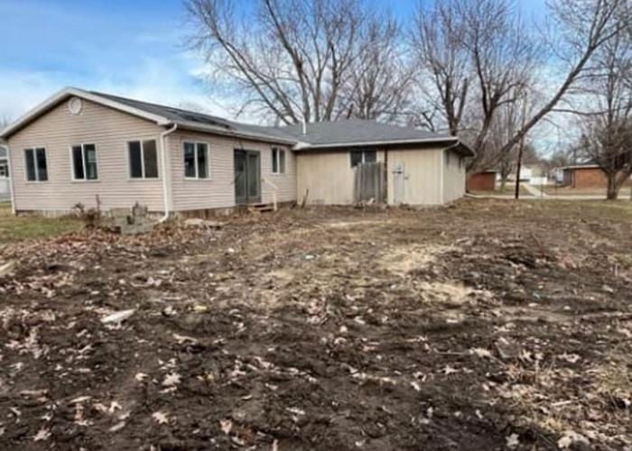 205 N WILHELM ST  , Conrad, IA 50621 