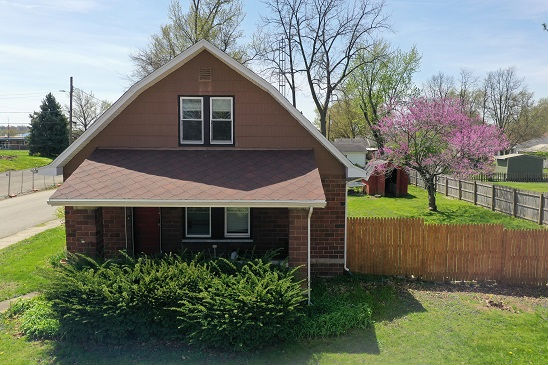 301 W SCHOOL ST  , Centerville, IN 47330 