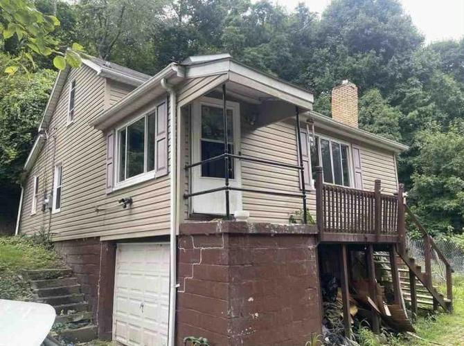 4 LEWIS DR  , Aliquippa, PA 15001 
