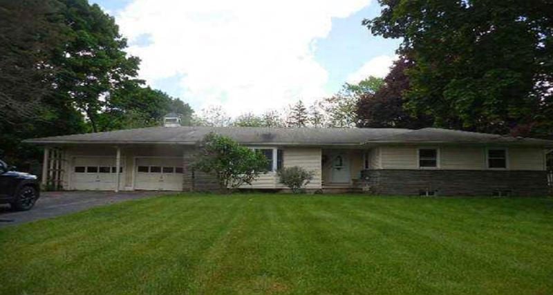 3 DRUMLIN DR  , Macedon, NY 14502 