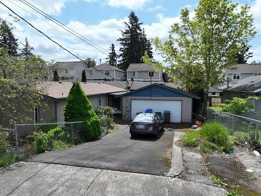 11828 SE ASH ST  , Portland, OR 97216 