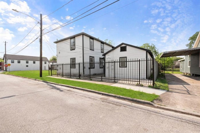 3126 Webster Street , Houston, TX 77004 