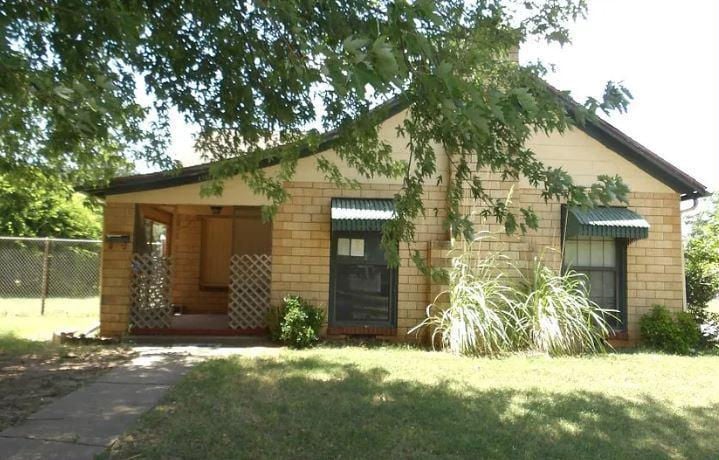 1102 S 19TH ST  , Chickasha, OK 73018 