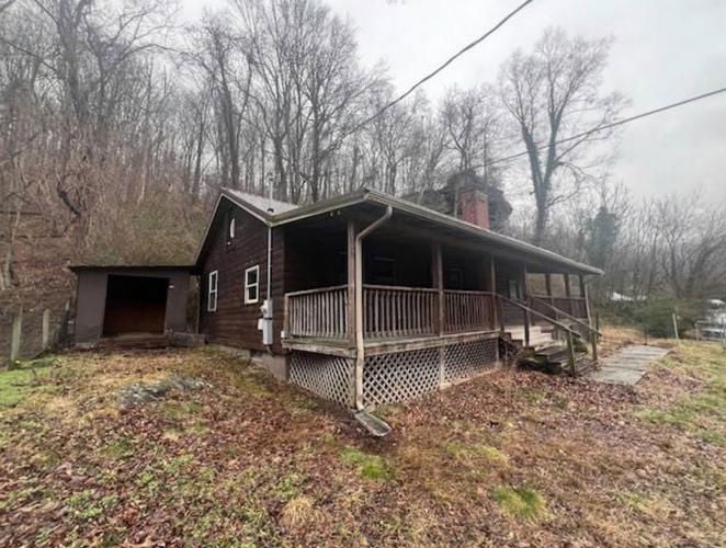 77 CHARLTON HTS RD  , Charlton Heights, WV 25040 
