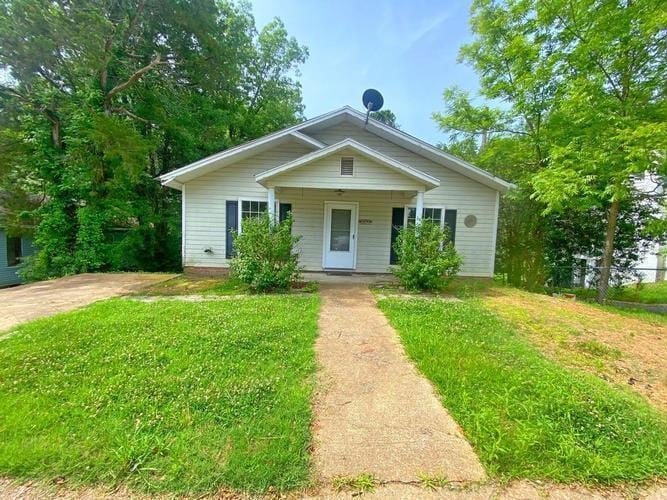 405 E JEFFERSON ST  , Kosciusko, MS 39090 