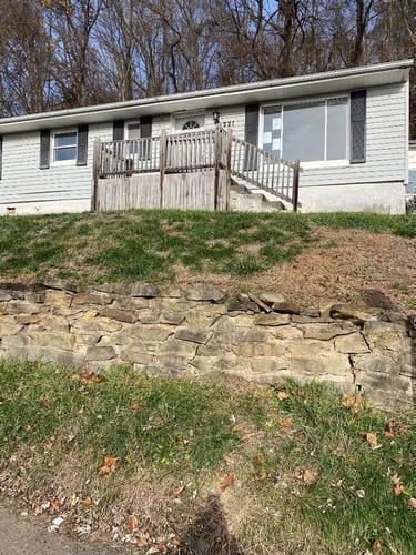 221 HILLSIDE DR  , Nitro, WV 25143 