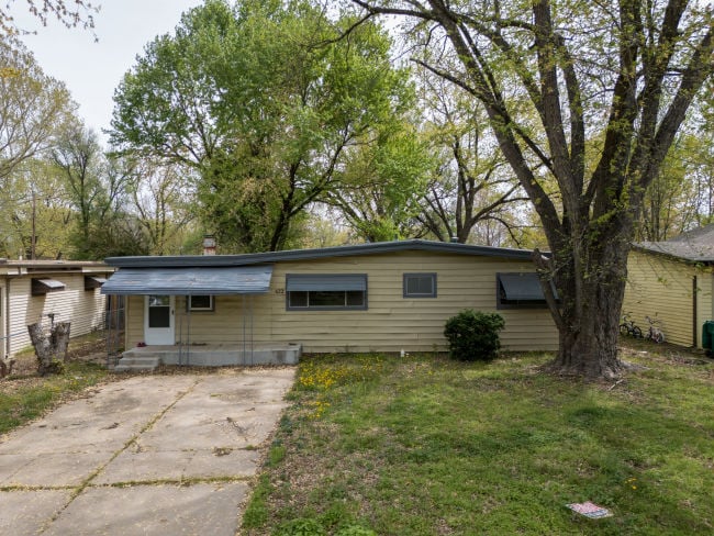 422 WIRE AVE  , Haysville, KS 67060 