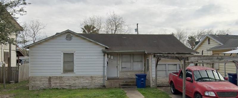 3240 OAK AVE  , Groves, TX 77619 