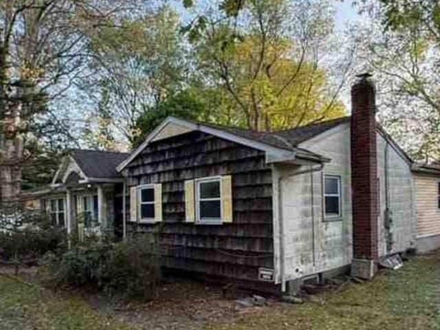 64 BROOKSITE DR  , Smithtown, NY 11787 