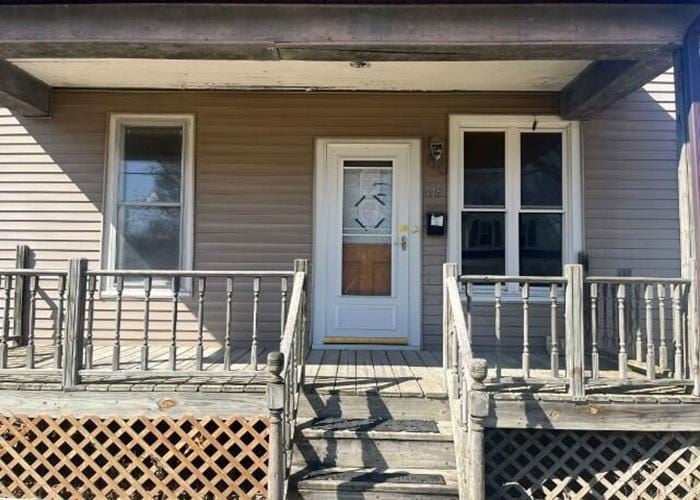 448 N 3RD AVE  , Canton, IL 61520 
