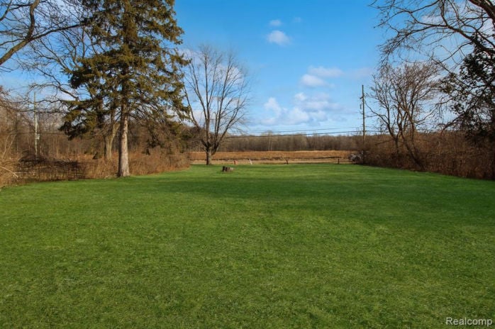 11398 Harrison  , Romulus, MI 48174 