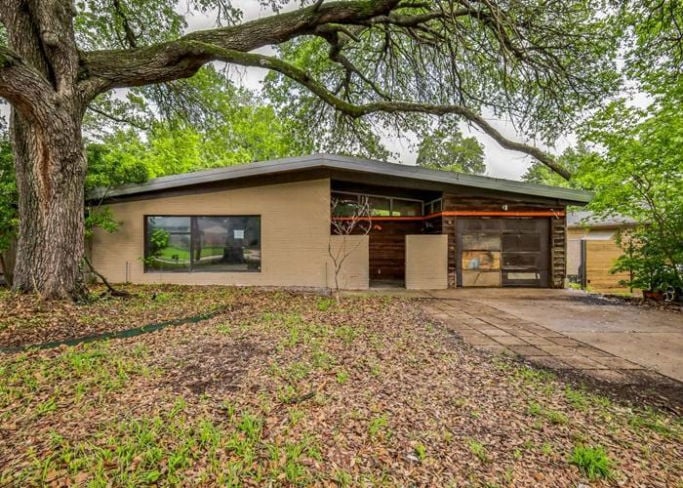 6825 BLESSING DR  , Dallas, TX 75214 