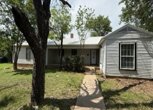 417 E 10TH ST  , Coleman, TX 76834 