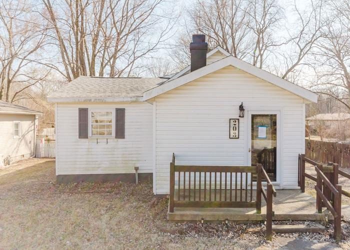 203 E N ST  , Heyworth, IL 61745 