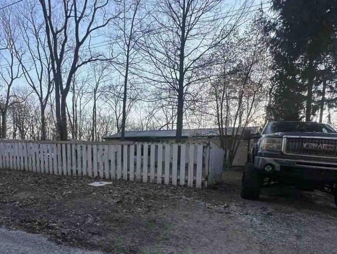 2735 S 1150 E  , Culver, IN 46511 