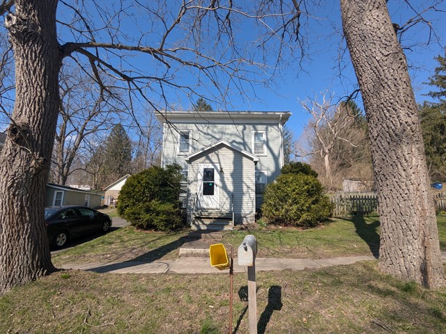 Warren St, Tully, NY 13159