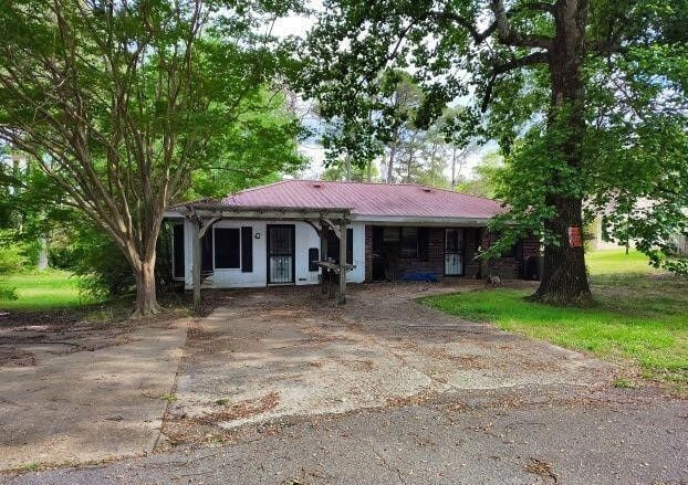 111 Land Ct , Saltillo, MS 38866 