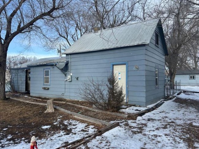 208 E OAK ST  , New Underwood, SD 57761 