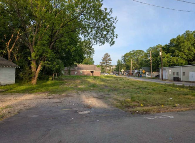 2223 Railroad Avenue , N Little Rock, AR 72114 