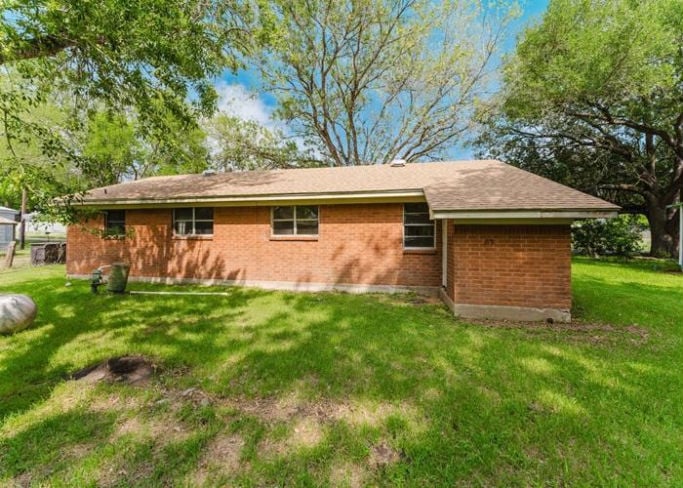 36 COUNTY RD 346 C  , Shiner, TX 77984 