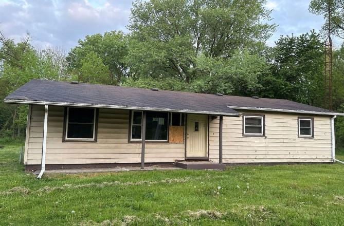 305 N STATE LINE RD  , Beaverville, IL 60912 