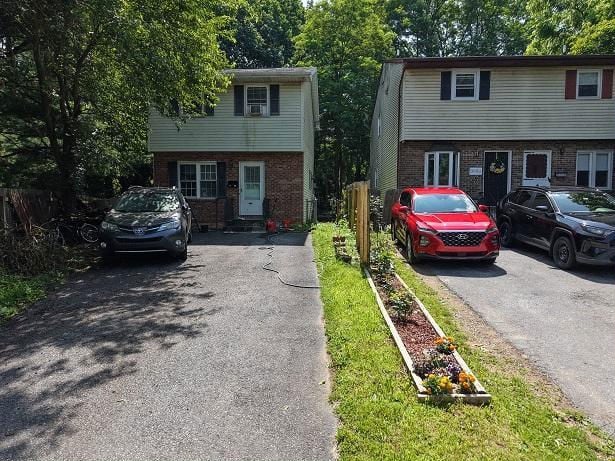 2952 HURON ST  , Allentown, PA 18103 