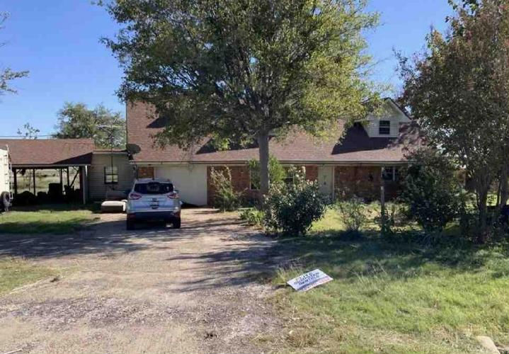 729 T M WEST PKWY  , West, TX 76691 