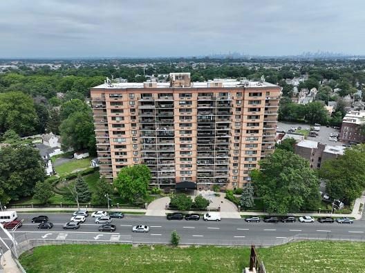 60 PKWY DR E APT 2C  , East Orange, NJ 07017 
