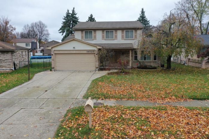 14025 GROVE PARK DR  , Sterling Heights, MI 48313 