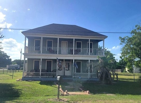 203 Grover Street , Ellinger, TX 78938 