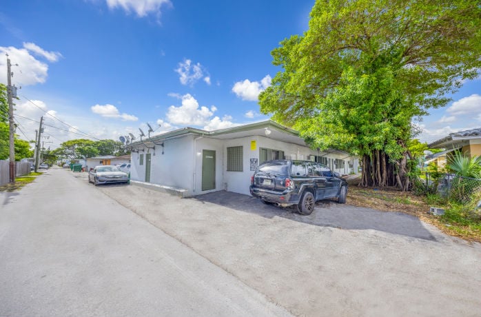 1927 Taylor St , Hollywood, FL 33020 