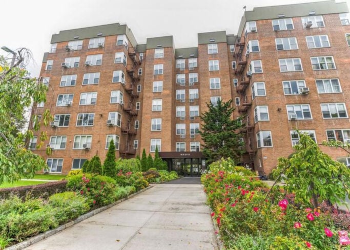 1870 211TH ST APT 2A . , Bayside, NY 11360 