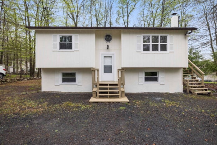 8066 Red Squirrel Dr   , Tobyhanna, PA 18466 