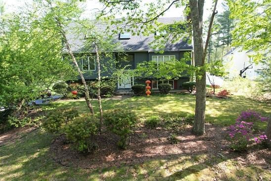 8 HORSESHOE DR  , Acton, MA 01720 