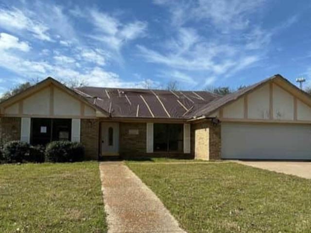 1415 ROBERT E LEE DR  , Marlin, TX 76661 
