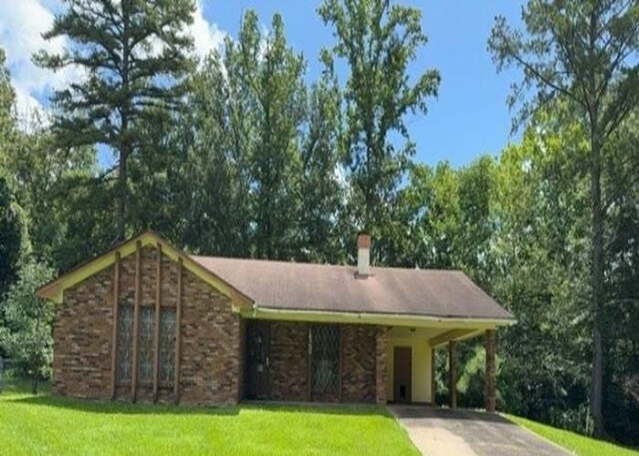 1540 CEDAR PINE DR  , Jackson, MS 39212 